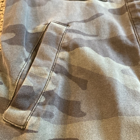 Splendid Green Camo Shaket Size XS in EUC - Picture 11 of 11